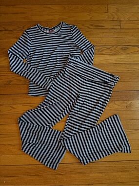 a:glow Women's Blue Striped Set